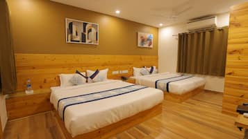 Individually furnished, free WiFi, bed sheets