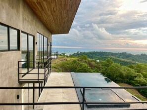 House, 4 Bedrooms | Pool