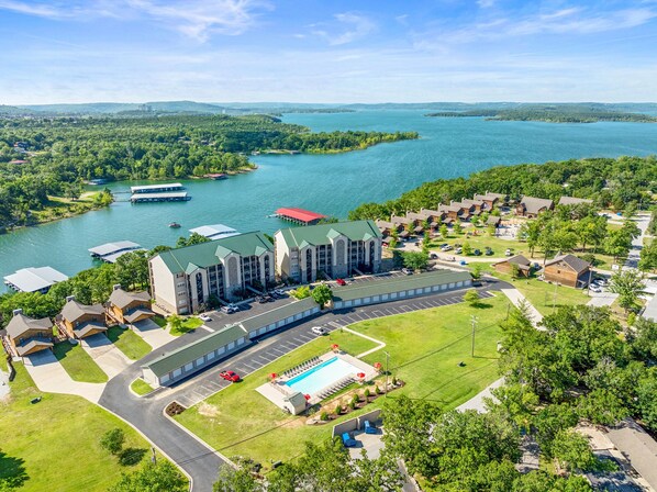 Exterior - On The Rocks 3 Bedroom Condo by RedAwning (Branson)