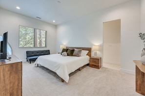 House (5 Bedrooms) | Interior