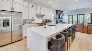Rumah (5 Bedrooms) | Interior