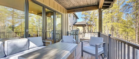 House (5 Bedrooms) | Interior