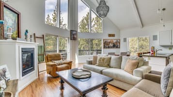 House (3 Bedrooms) | Front of property