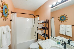 House (3 Bedrooms) | Interior - Mountain Home w/ Deck: 1 Mi to Angel Fire Resort! (Angel Fire)