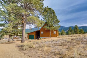 House (3 Bedrooms) | Interior - Mountain Home w/ Deck: 1 Mi to Angel Fire Resort! (Angel Fire)