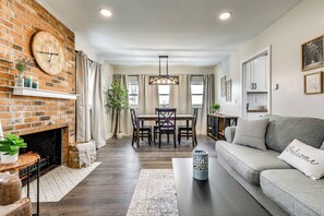 House (2 Bedrooms) | Interior