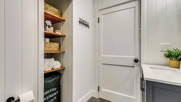 House (2 Bedrooms) | Bahagian dalam