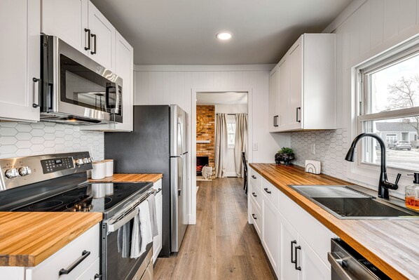 House (2 Bedrooms) | Interior