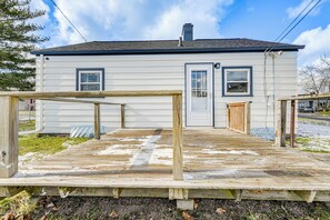 House (2 Bedrooms) | Interior - Tonawanda Home ~ 14 Mi to Niagara Falls State Park (Tonawanda)