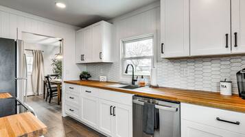 House (2 Bedrooms) | Interior
