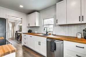 House (2 Bedrooms) | Interior