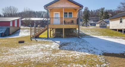 Riverfront Cabin Rental ~ 9 Mi to Yellowstone Lake