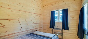 Riverfront Cabin Rental ~ 9 Mi to Yellowstone Lake