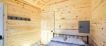 Riverfront Cabin Rental ~ 9 Mi to Yellowstone Lake