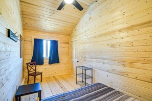 House (2 Bedrooms) | Interior - Pecatonica River Cabin ~ 9 Mi to Yellowstone Lake (Blanchardville)