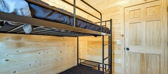 Pecatonica River Cabin ~ 9 Mi to Yellowstone Lake