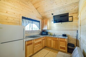 House (2 Bedrooms) | Interior - Pecatonica River Cabin ~ 9 Mi to Yellowstone Lake (Blanchardville)