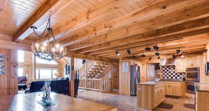 Spacious Howard Cabin w/ Wraparound Deck & Views!