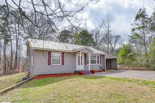Peaceful Tallassee Cottage on 2 Acres!