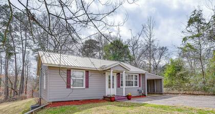 Peaceful Tallassee Cottage on 2 Acres!
