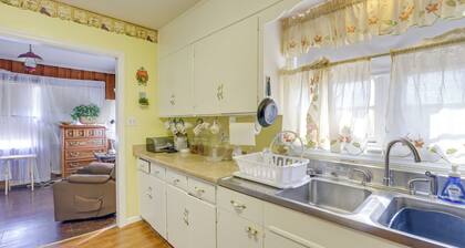 Birmingham Home w/ Yard ~ 7 Mi to Downtown!