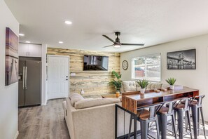 House (2 Bedrooms) | Interior - Charming Kingman Casita < 1 Mi to Route 66! (Kingman)