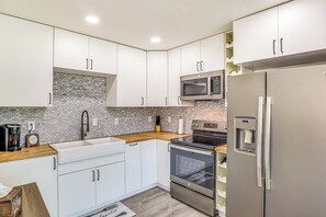 House (2 Bedrooms) | Interior - Charming Kingman Casita < 1 Mi to Route 66! (Kingman)