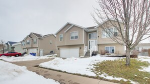 Exterior - North Liberty Home ~ 11 Mi to University of Iowa! (North Liberty)