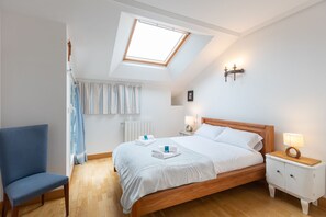 3 chambres, fer et planche à repasser, Wi-Fi, draps fournis