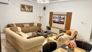Unclassified image, 4 of 16, button - Everluxe Residence  (Abidjan)