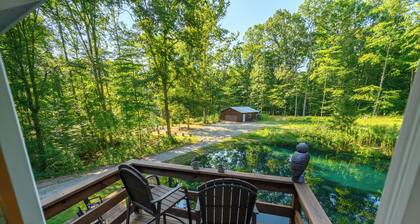 Private 7AC Retreat, Hot Tub, Stocked Pond, Firepit, Trails, Disc Golf, Sleeps 6