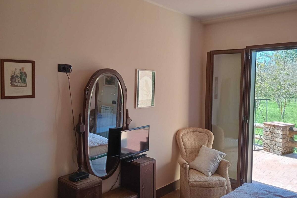 Habitación clásica con 1 cama doble o 2 individuales, vistas al lago | Wifi gratis y ropa de cama
