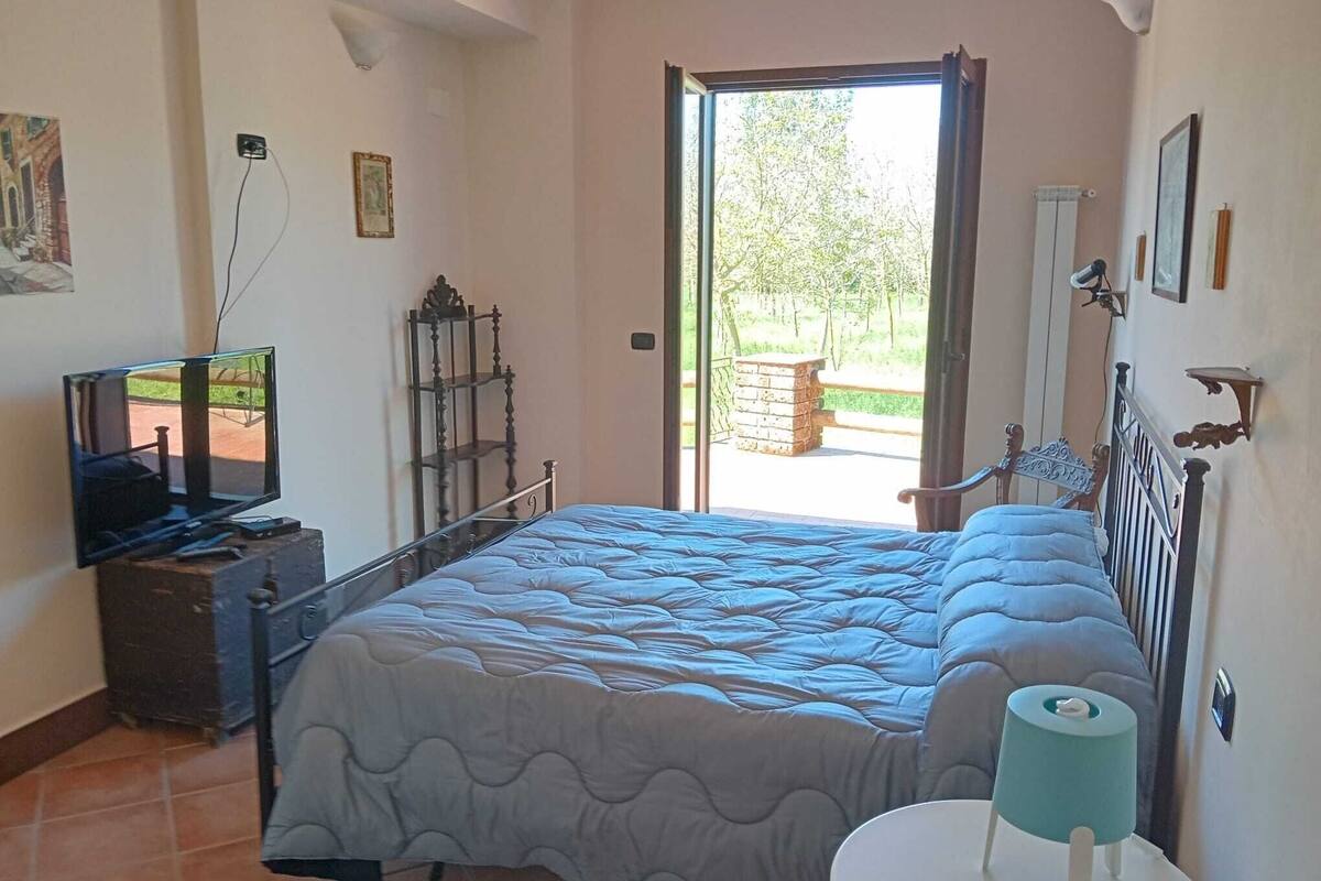 Habitación panorámica con 1 cama doble o 2 individuales, vistas al lago | Wifi gratis y ropa de cama