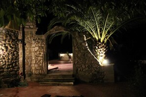 Vista frontal de la propiedad