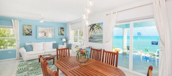 Blue Moon: Upgraded Cottage w/Sandy Beach + Backyard Snorkeling Next to Ocean Fr