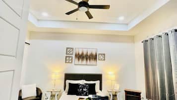 4 bedrooms, desk, iron/ironing board, WiFi