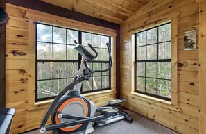 Fitness facility - Peaceful mountain retreat with hot tub (Sevierville)