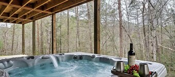 Peaceful mountain retreat with hot tub