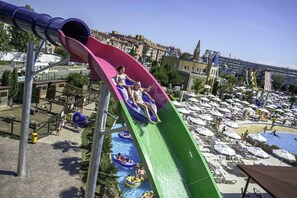 Outdoor pool - Apart hotel Gallery A
Апартамент в Слънчев Бряг на първа линия-гледка море (Слънчев бряг)