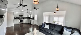 Pet Friendly Home Close To Lake Norman 3BR/2BA Newly Renovated MUST SEE!!!