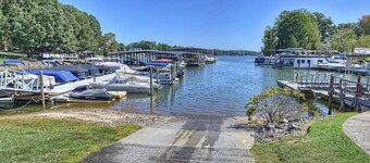 Pet Friendly Home Close To Lake Norman 3BR/2BA Newly Renovated MUST SEE!!!