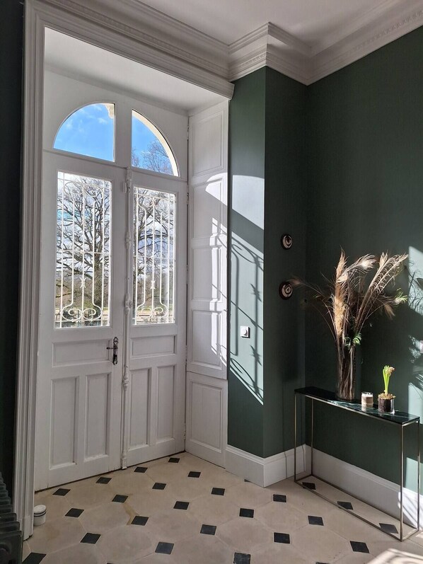 Interior - Family manor house (Bouchemaine)