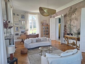 Interior - Family manor house (Bouchemaine)