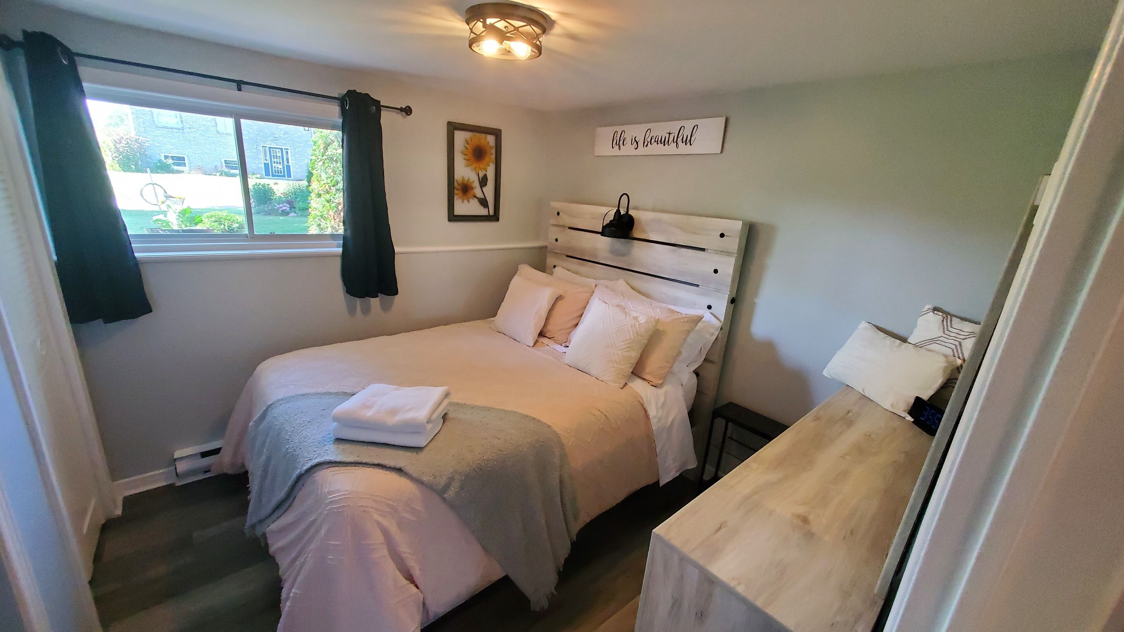 2 chambres, fer et planche à repasser, Wi-Fi gratuit, draps fournis