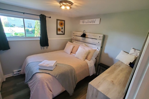 2 bedrooms, iron/ironing board, free WiFi, bed sheets