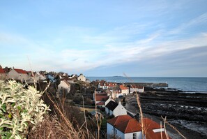 Outdoor dining - Stronvar- coastal home with sea views (Pittenweem)