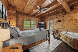 3 Schlafzimmer, Schreibtisch, Bügeleisen/Bügelbrett, Reisekinderbett