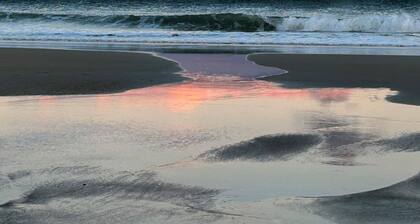 Boutique Coastal Retreat Near Salisbury Beach-2 Min Drive to beach