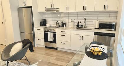 Cozy 1-bedroom garden suite in Moodyville