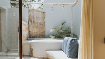 Family Villa | 1 bedroom, desk, iron/ironing board, free WiFi